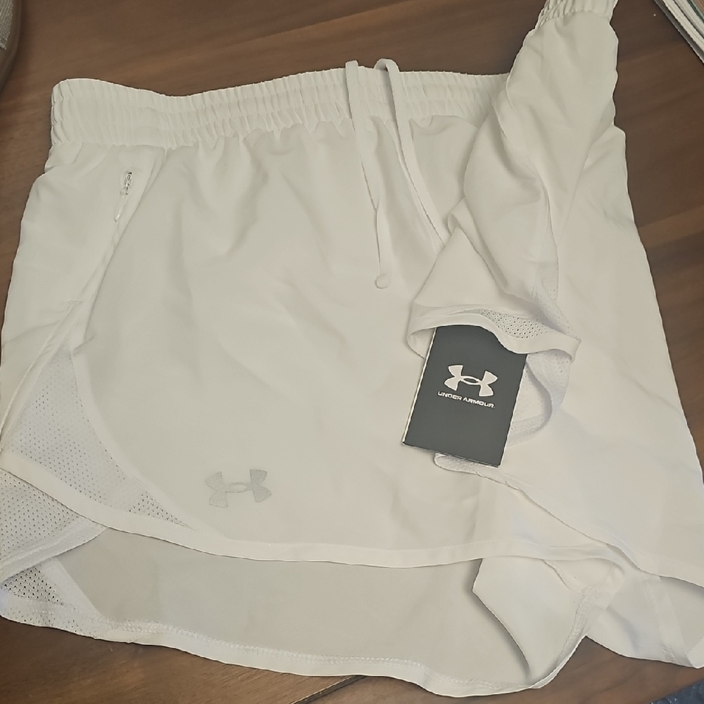 NWT Under Armour Women's White Athletic Gym Running Shorts